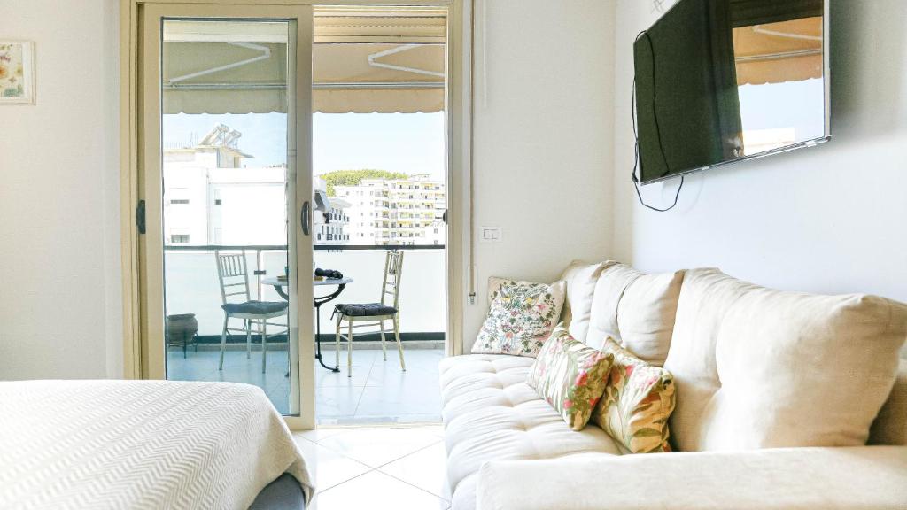 Luxury Central Suite 2 (3min Beach) - Image 5