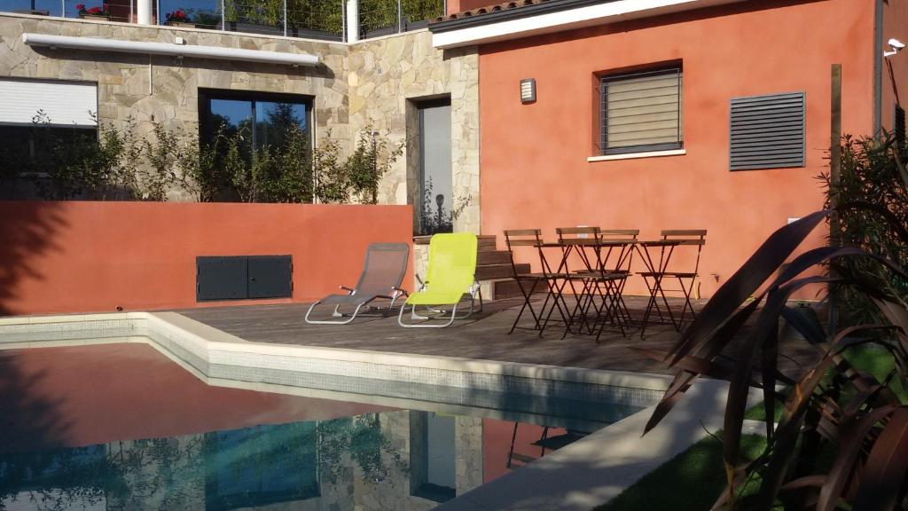 Bazén v ubytování Villa Esterel Plage nebo v jeho okolí