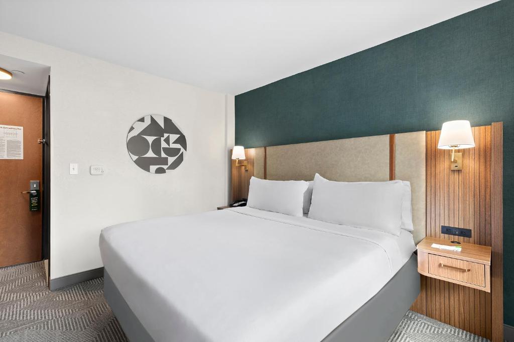 Holiday Inn Manhattan 6th Ave Chelsea, an IHG Hotel, New York