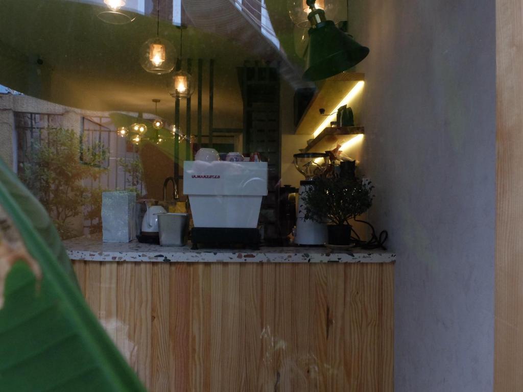 Foto Hồ Chí Minhis asuva majutusasutuse HALF Coffee N Dorm galeriist