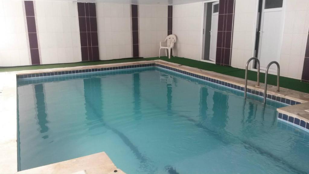 Bazén v ubytování Uyum Hotel nebo v jeho okolí