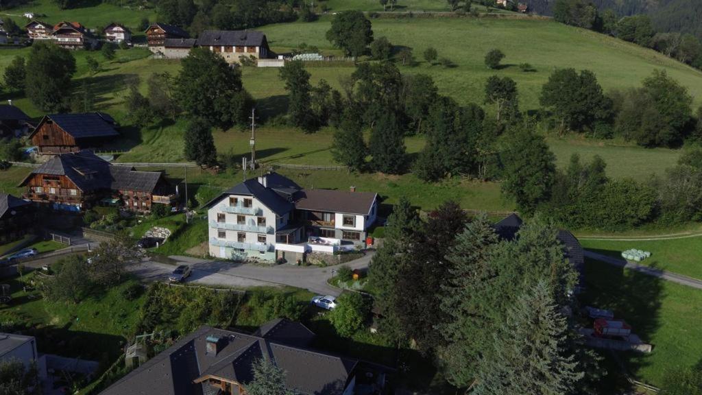 an aerial view of a house on a hill at Ferienwohnung in Kaning in Kaning