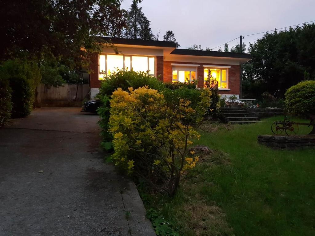 Zahrada ubytování Casa Lekutxoa con amplio jardín cerca de San Sebastián