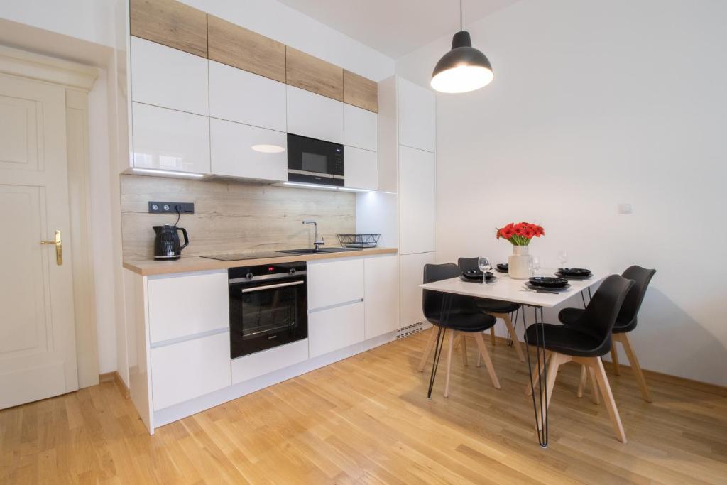 Stay Inn Apartments Krakovska - 17