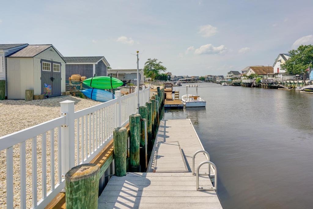Little Egg Harbor Township Home with Patio and Kayaks!, Little Egg
