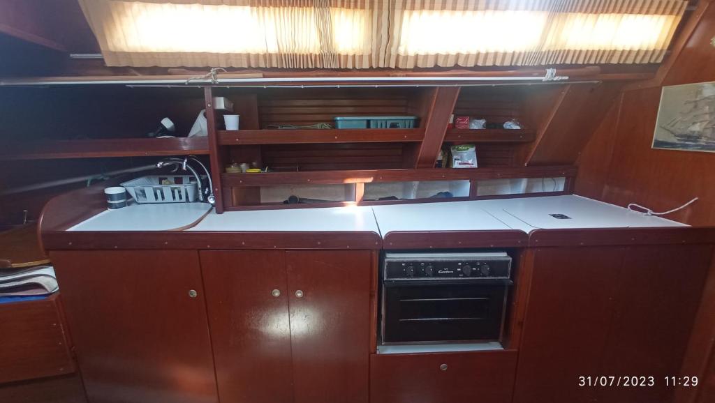 Kuchyň nebo kuchyňský kout v ubytování Best Barcelona boat experience