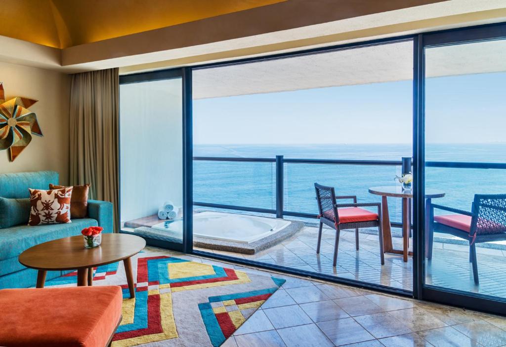 Hyatt Ziva Puerto Vallarta - All Inclusive - Club Double Room With Hot Tub - Oceanfront