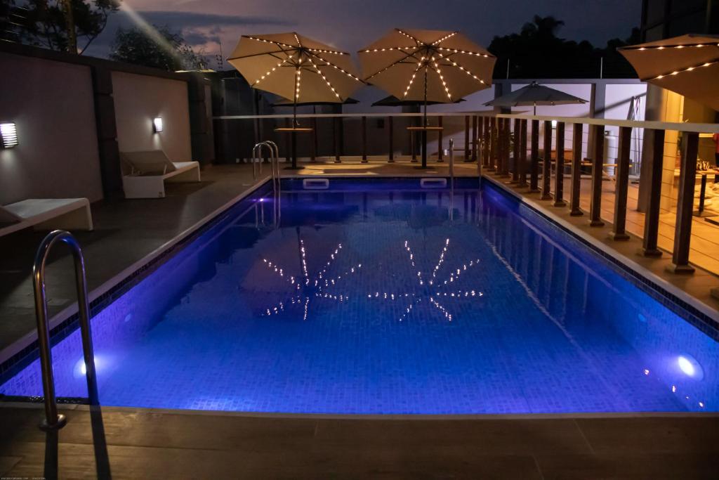Bazén v ubytování Zimansky Hotel nebo v jeho okolí