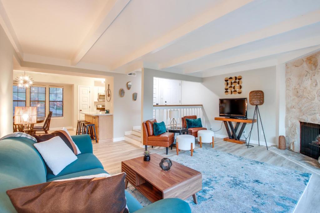 Lake of the Ozarks Condo Rental with Boat Slip!, Four Seasons (updated