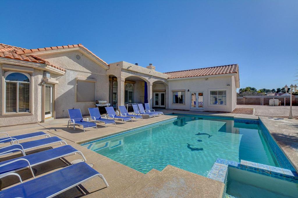 Premiere Vacation Villa in a Perfect Location 8345, Las Vegas