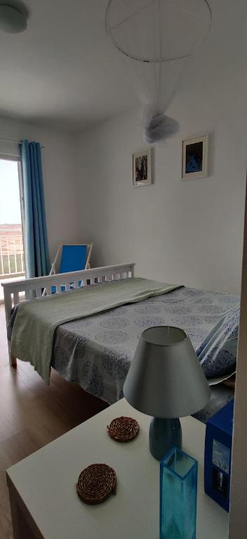 Postel nebo postele na pokoji v ubytování Superb large private villa with pool