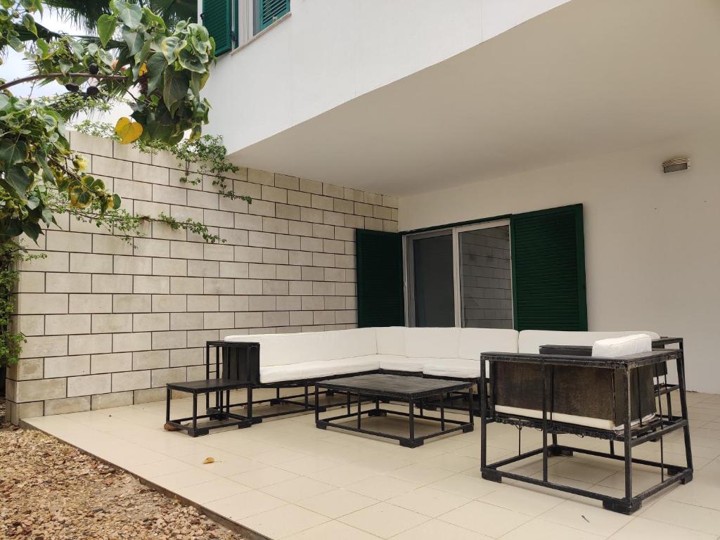 Patio nebo venkovní prostory v ubytování Superb large private villa with pool