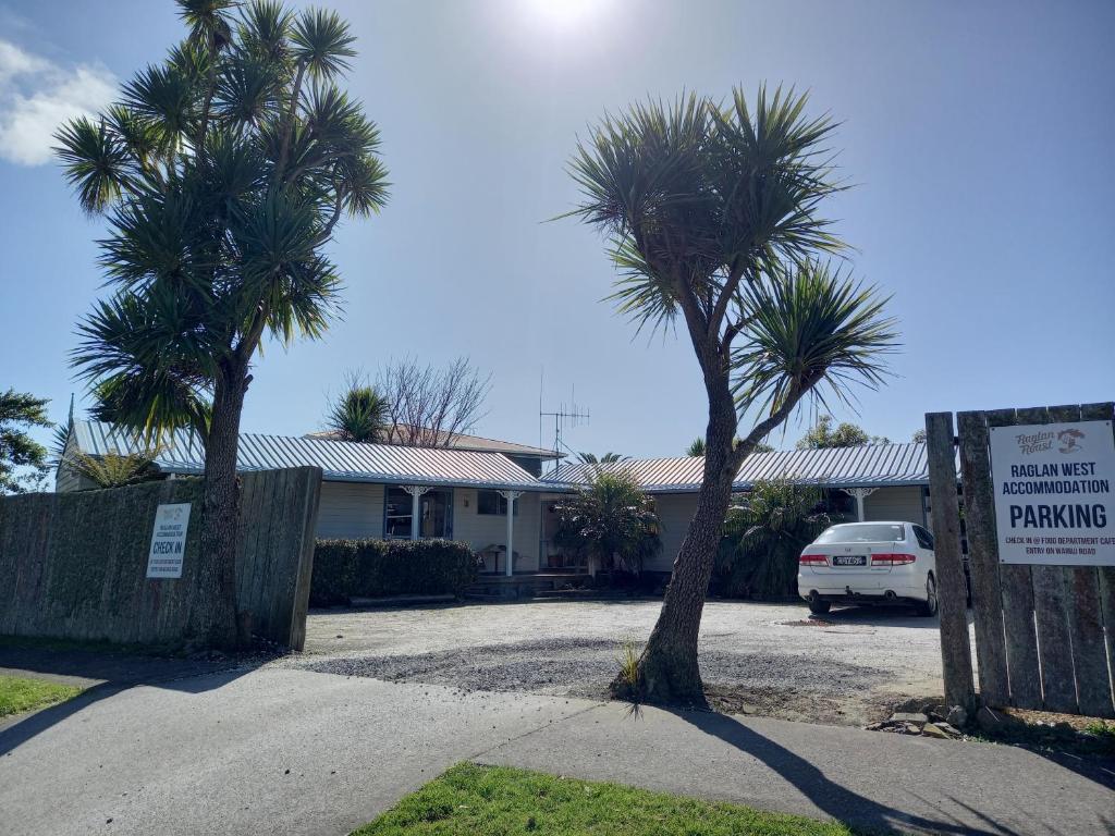 Raglan West Accommodation Units - Resim 14