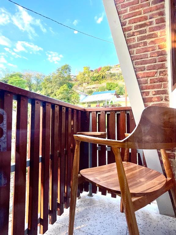 Balkón nebo terasa v ubytování Puu Pau Hotel & Coffee Shop