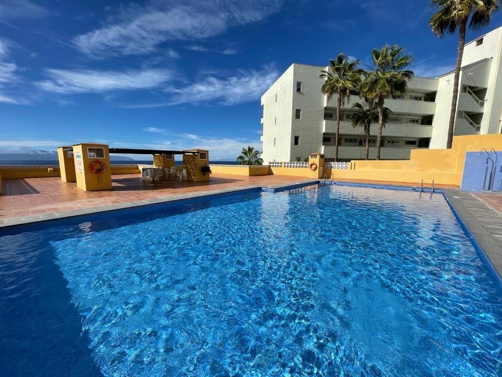 The swimming pool at or close to Estudio Vistamar La Arena