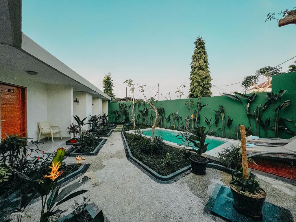 Bazén v ubytování Mora Residence nebo v jeho okolí