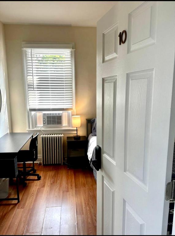 Fotografie z fotogalerie ubytování 10-A Diamond in Yonkers, NY v destinaci Yonkers