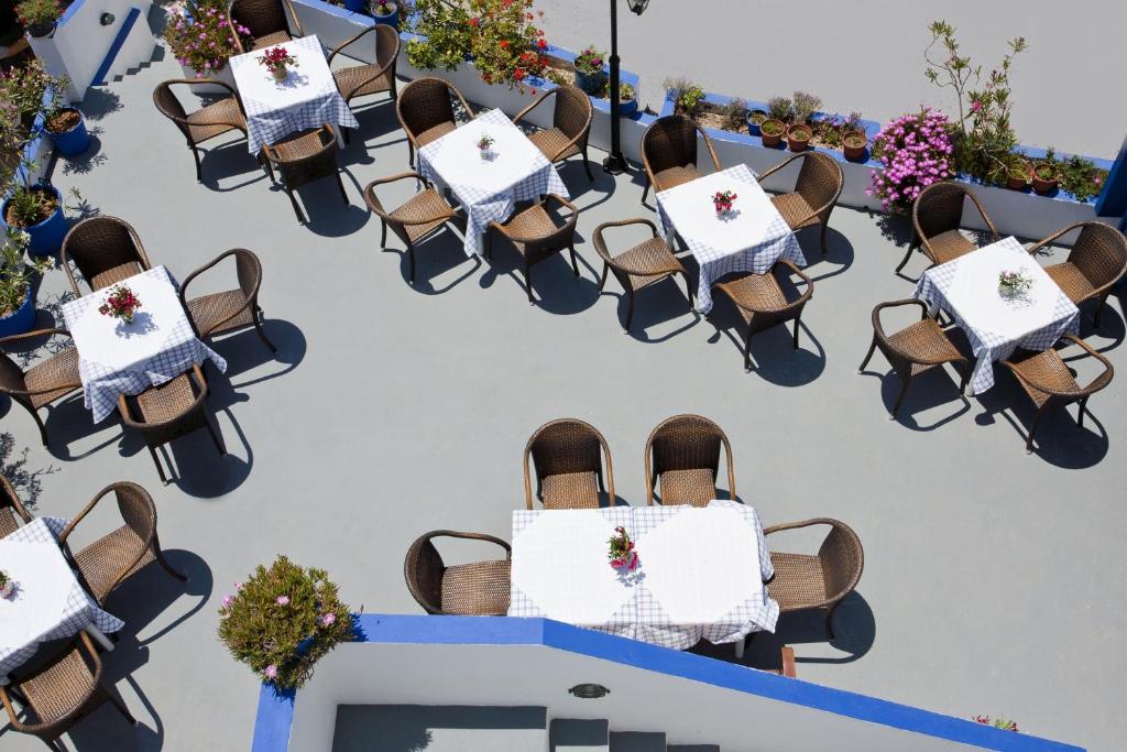 Restauracja lub miejsce do jedzenia w obiekcie Ancient Thera Studios