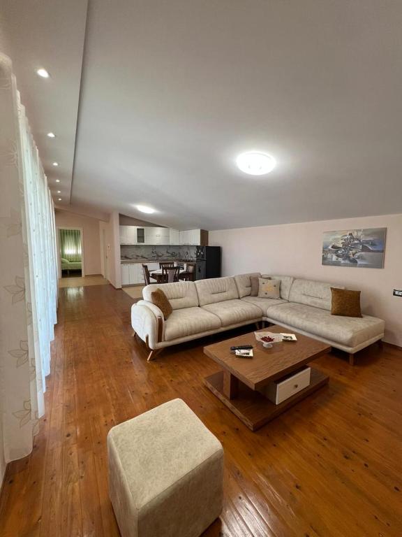 Villa Penthouse & Apartament - Imazhi 4