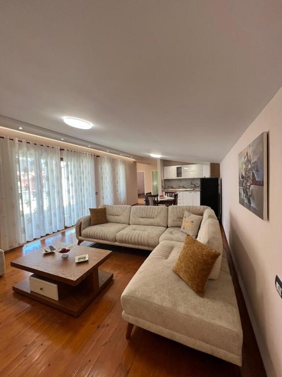 Villa Penthouse & Apartament - Imazhi 2