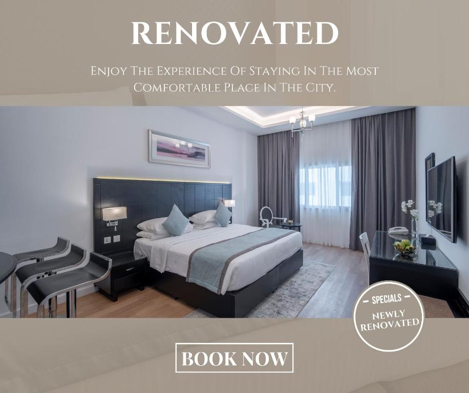 Rose Garden Hotel Apartments - Al Barsha, Near Metro Station في دبي: غرفة في الفندق مع سرير ومكتب