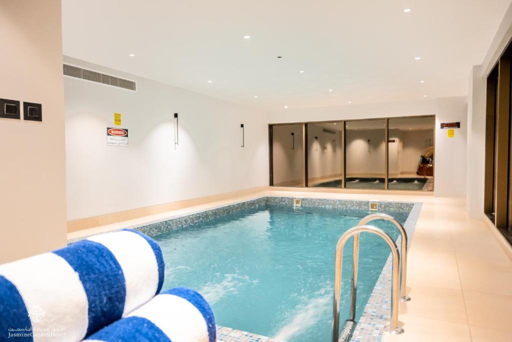 Bassein majutusasutuses Jasmine Garden Hotel või selle lähedal