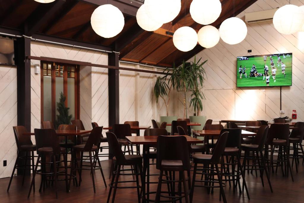 The Cambridge Hotel & Backpackers - Resim 14