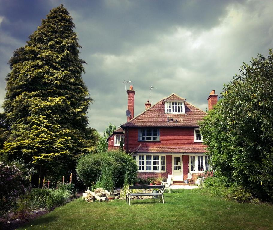 Rosemead Guest House in Claygate, Surrey, England