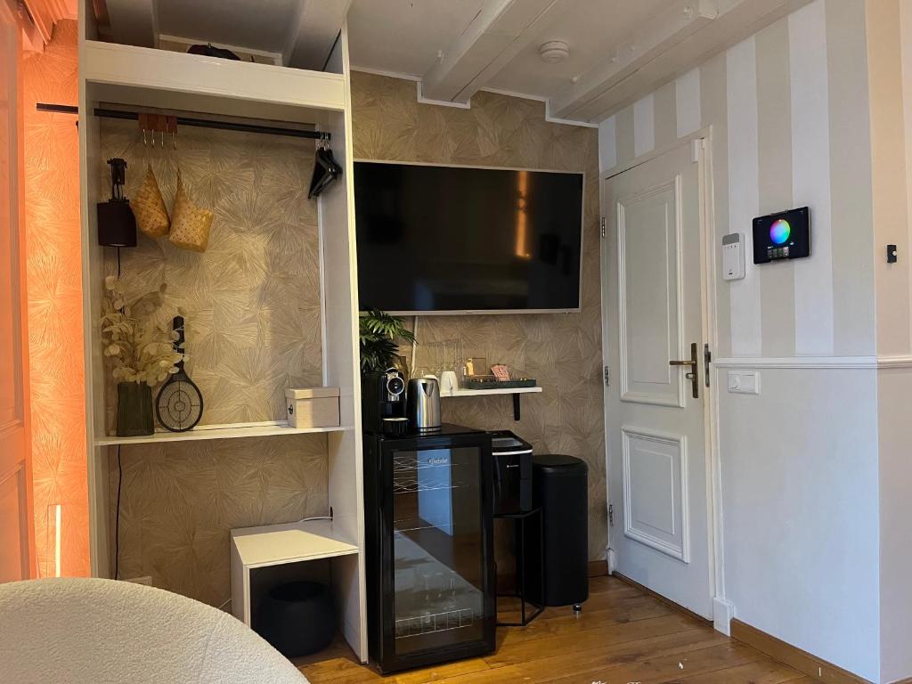 The Enlightened House Luxury Suites - Resim 24