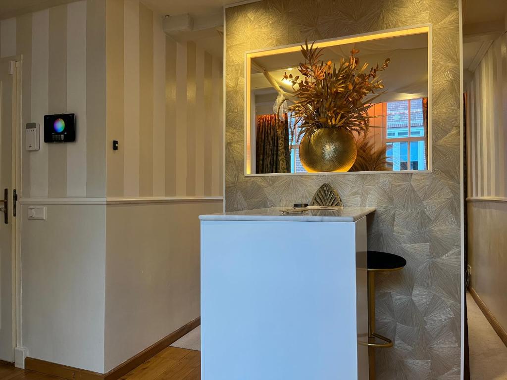 The Enlightened House Luxury Suites - Resim 26