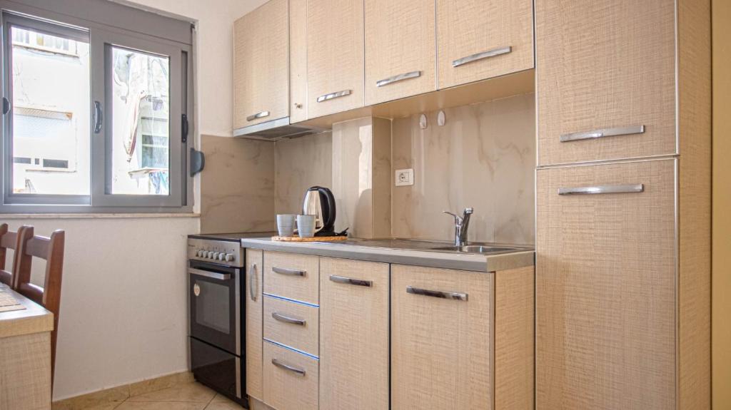 Stylish Extra - BIG 1+1 Central Apt - Imazhi 4