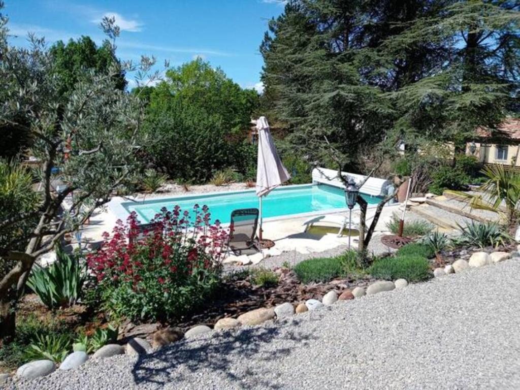 Gallery image of Villa-piscine privative en Haute Provence in Oraison
