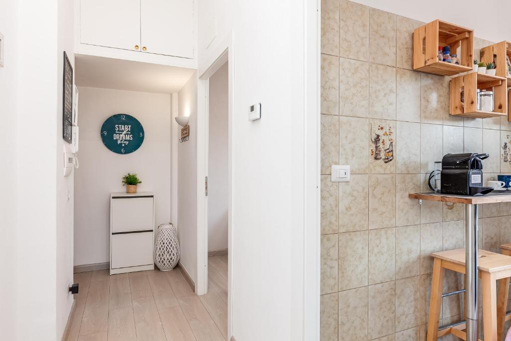 Kuchyňa alebo kuchynka v ubytovaní Apartment near to San Peter Vatican JOYA ROMA