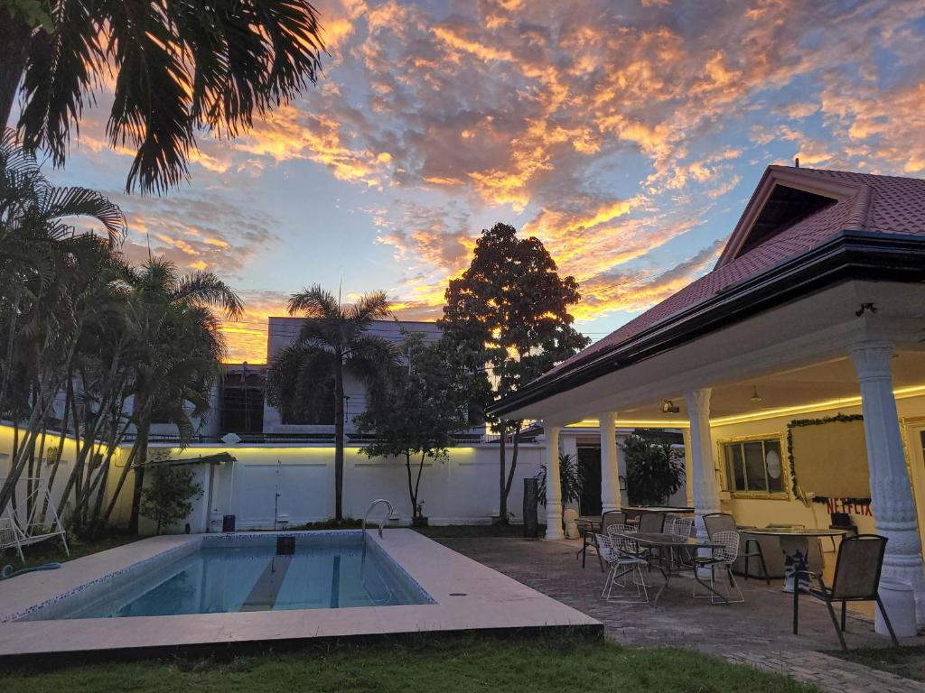 Book 1 take 2 villas – Jay’s villa 1 Timog