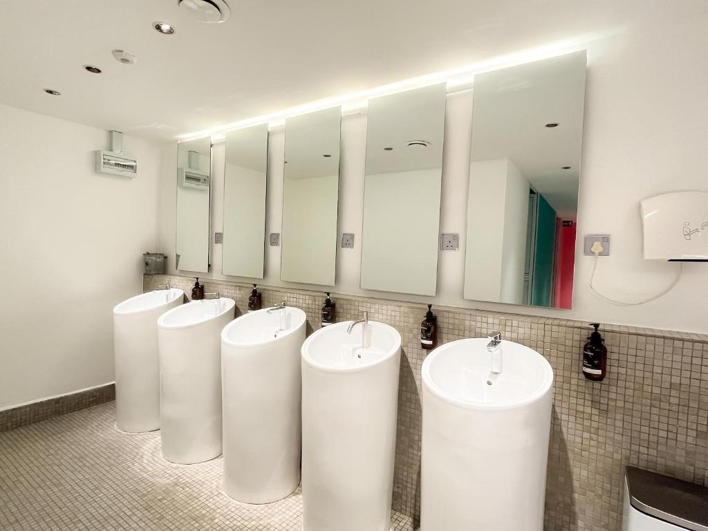 Ein Badezimmer in der Unterkunft Sleep Box Penang