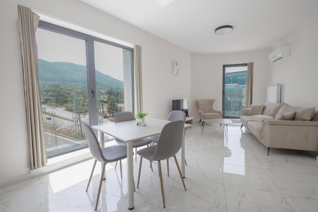 Green Eyes Apartments - One-Bedroom Apartment