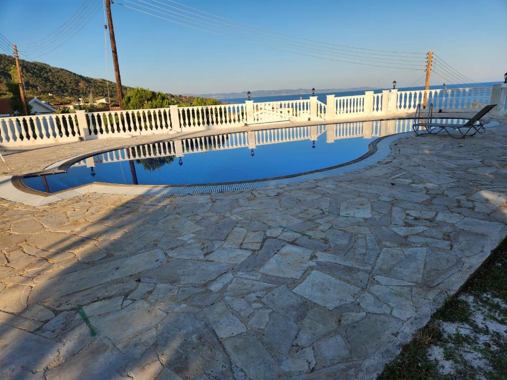 Bazén v ubytování Serena Vacation Home nebo v jeho okolí