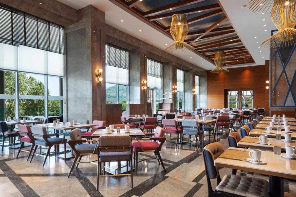 Restaurace v ubytování Sheraton Bursa Hotel