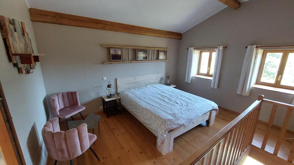 Postel nebo postele na pokoji v ubytování Grange De Sagne maison et table d hôtes avec dîner sur réservation