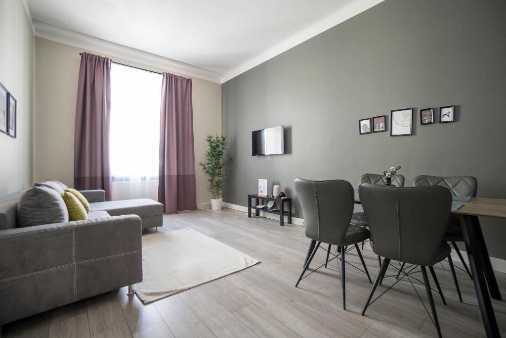 A seating area at Brand new luxury 2 bedroom apartment near augarten