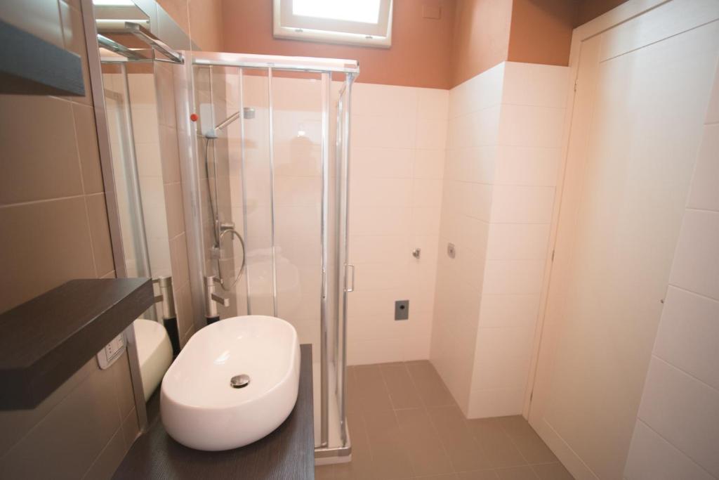 Kúpeľňa v ubytovaní Lazise Boutique Apartment Lago e Relax