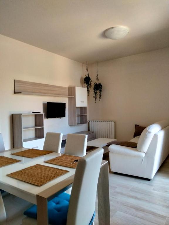 Hotel La Perla - Appartement De Deux Chambres