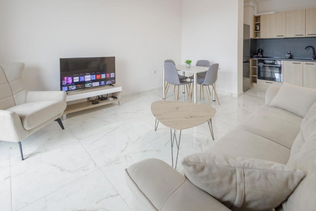 Green Eyes Apartments - Apartment