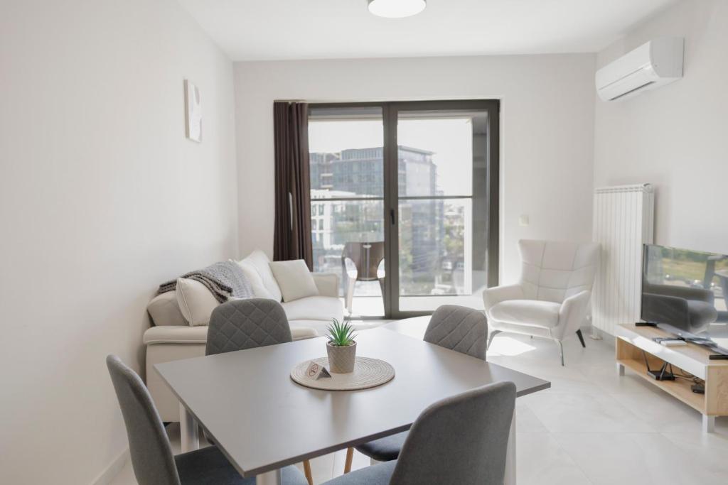 Green Eyes Apartments - Apartment