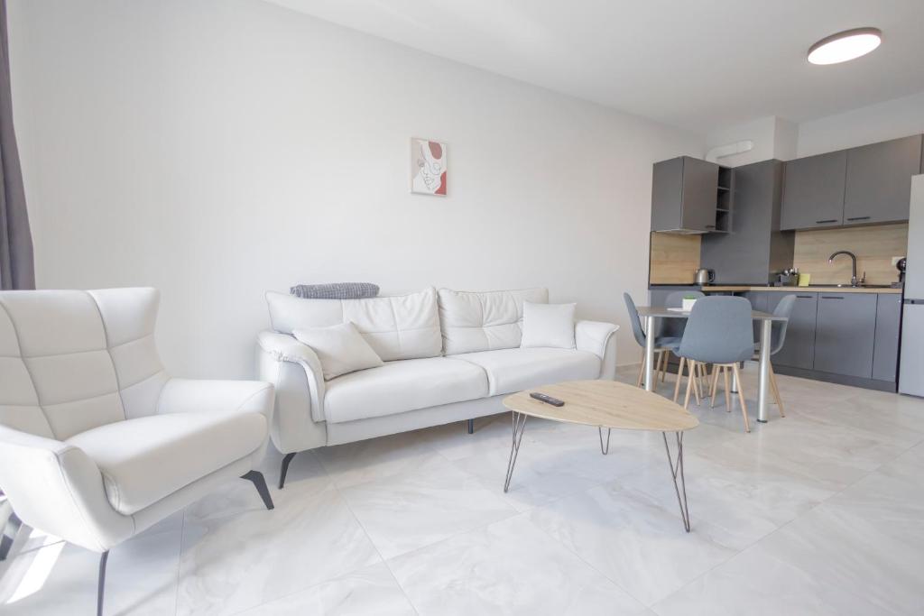 Green Eyes Apartments - Apartment
