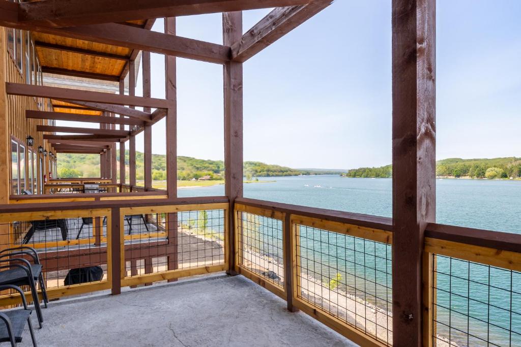 Keweenaw Waters Resort - Casa Con Cinque Camere Da Letto