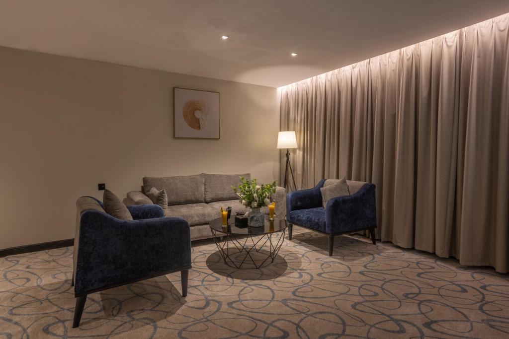 Posezení v ubytování skyline Hotel & Suites