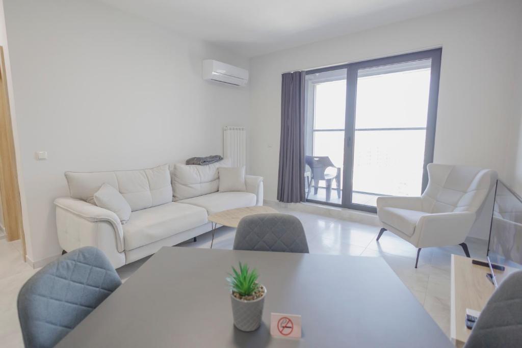 Green Eyes Apartments - Apartment