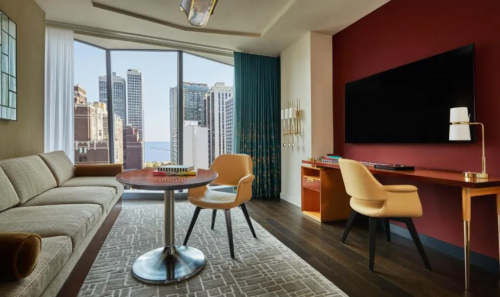 Suite with Lake View