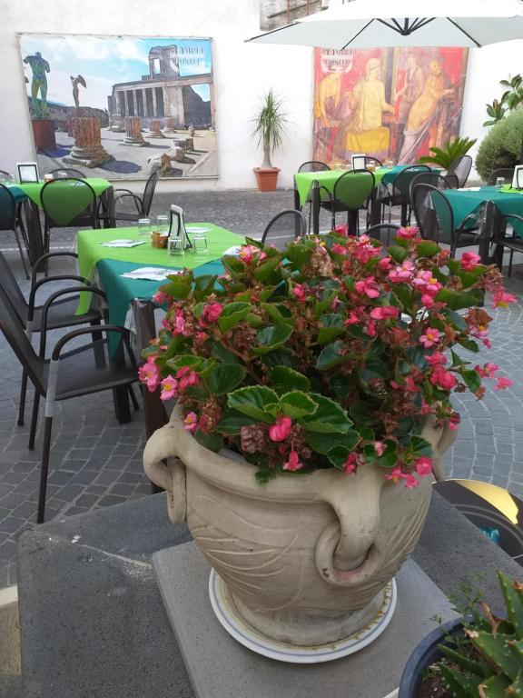 Restaurace v ubytování Pompei Hostel Deluxe